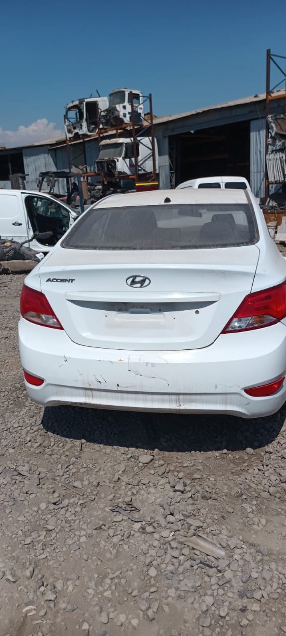  Hyundai ACCENT 2012    EN DESARME